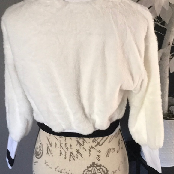 Fashion Furry sweater - Picture 4 of 5